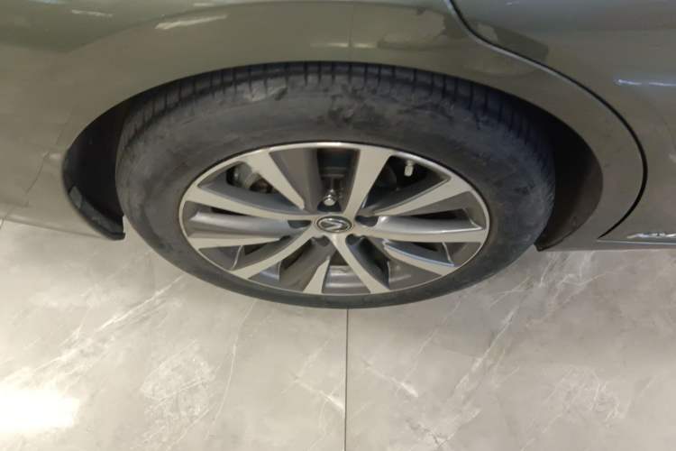 Used Lexus ES 2020 300h Premier Edition