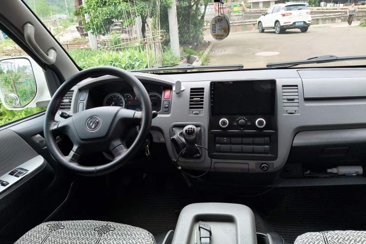 Used Foton Scenic G7 2021 2.4L Gasoline Commercial Version Long Wheelbase High Roof 6-Seater with Clear Windows Model 4K22D4M
