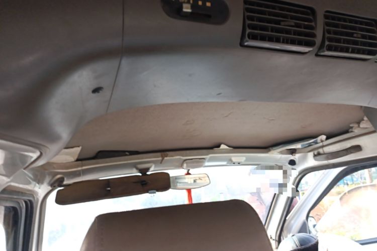 Used BAIC Weiwang 306 2011 1.3L base model 7 seats
