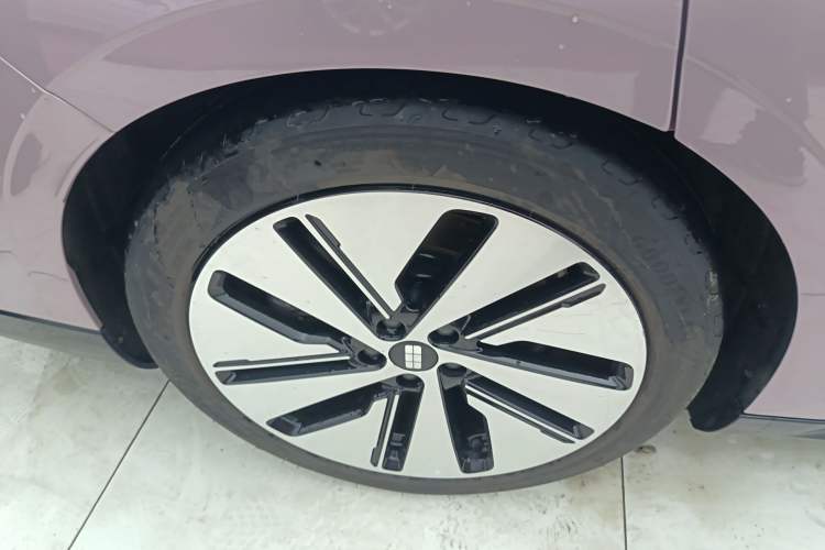 Used Geely Galaxy E8 2024 550 km Range Rear-Drive MAX
