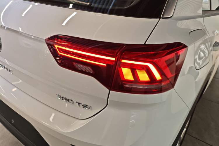 Used Volkswagen T-ROC 2022 280TSI DSG Two-Wheel Drive Elite PLUS