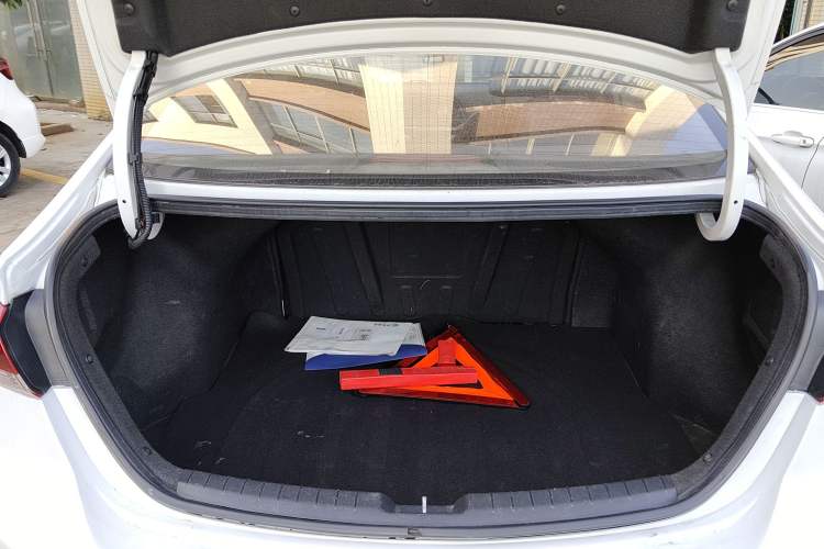 Used Hyundai Elantra (6th Generation / Lingdong) 2016 1.6L Automatic ZhiXuan – Elite Version
