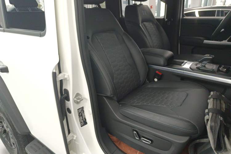 Used 212 T01 2024 2.0T Mechanic
