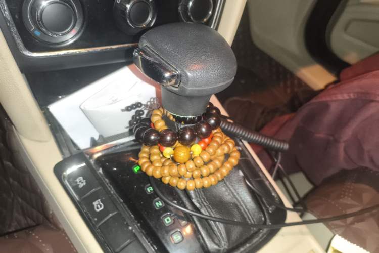 Used Skoda Superb 2012 1.8TSI Automatic Elegant Edition Gear Lever