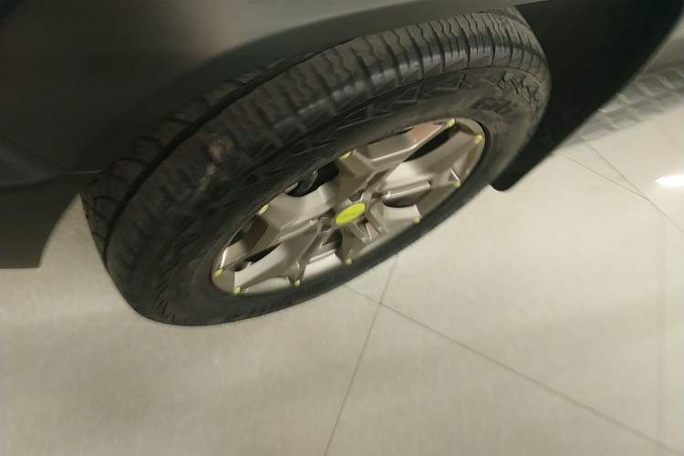 Used JETOUR Traveler 2023 2.0T All-Wheel Drive Conquer PRO Left Front Wheel Hub