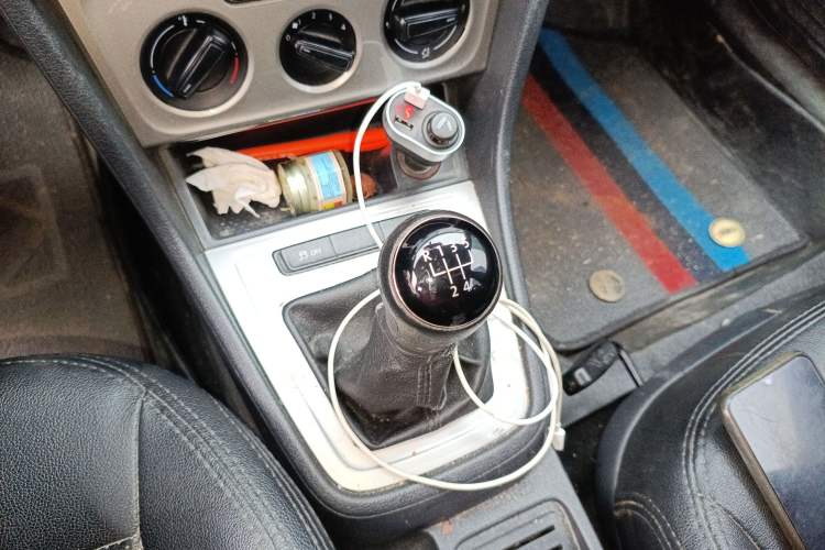 Used Volkswagen Lavida 2013 Revised Classic 1.6L Manual Fashion Edition Gear Lever