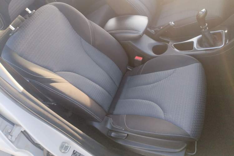 Used Baojun 730 2019 1.5L Manual Fashion Model 7-seater National V