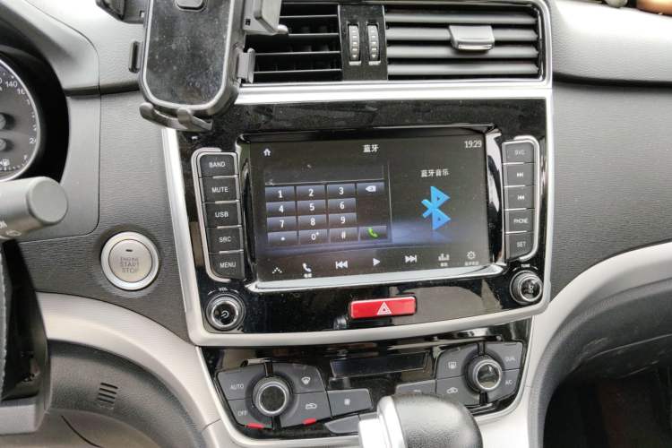 Used Haval M6 2019 1.5T DCT Two-Wheel Drive Elite Version China VI Standard