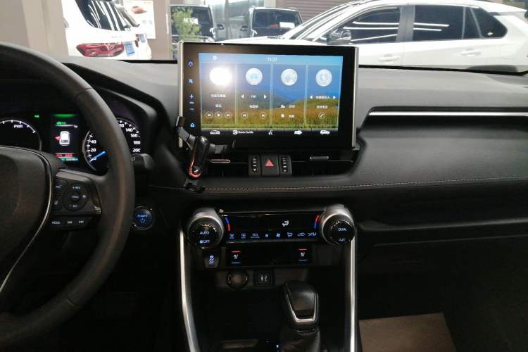 Used Toyota Wildlander 2020 Dual-Engine 2.5L E-CVT Two-Wheel Drive Prestige Edition Audio And AC Panel