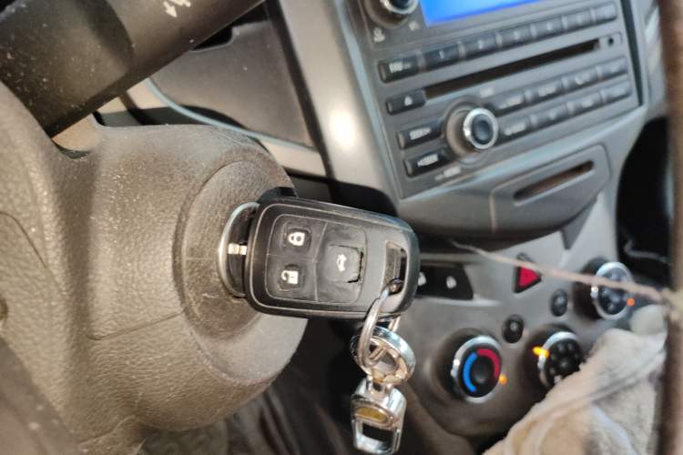 Used Chevrolet Aveo Sonic 2011 Sedan 1.4L MT SL