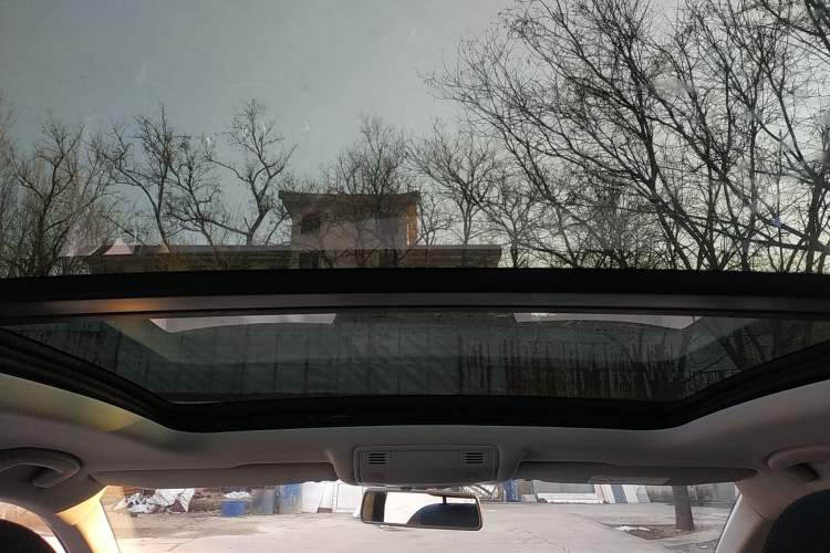 Used Volkswagen T-ROC 2021 280TSI DSG Two-Wheel Drive Comfort Connect Edition