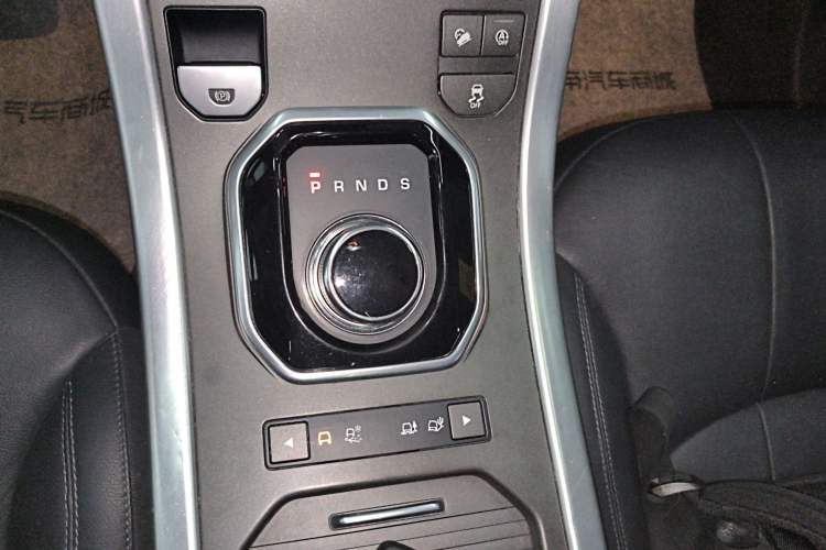 Used Land Rover Range Evoque 2018 200PS PURE New Fashion Edition Gear Lever