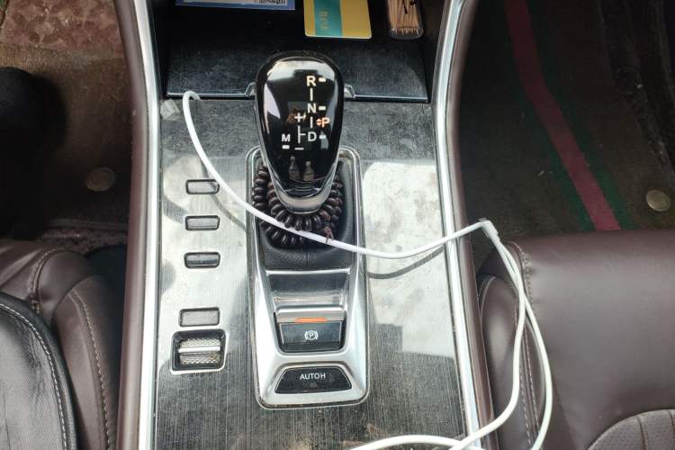 Used CHANGAN CS75 2018 280T Automatic Luxury Edition China V Standard Gear Lever