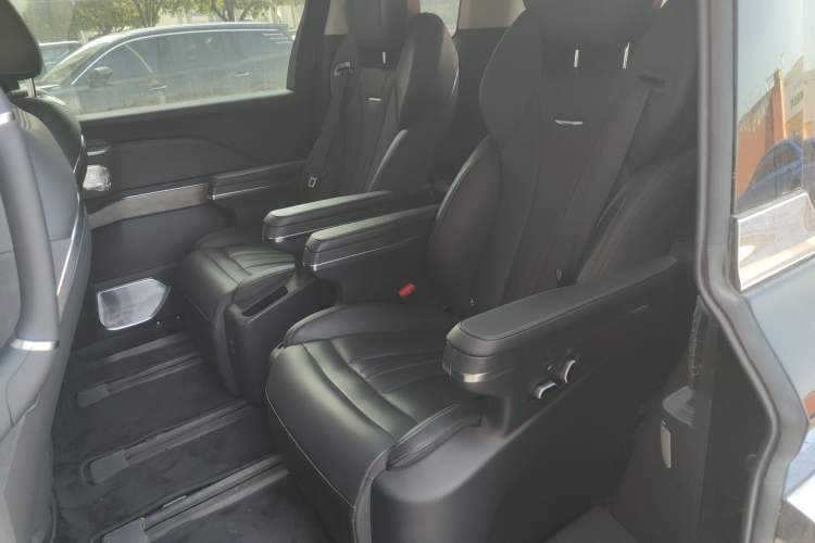 Used Hongqi HQ9 PHEV 2024 2.0T Four-Wheel Drive Business Edition
