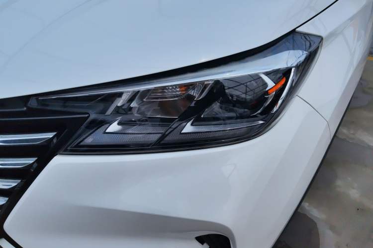 Used CHANGAN CS15 2019 1.5L Automatic Comfort Edition China VI Standard Left Front Headlight