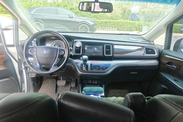 Used Honda Elysion 2016 2.4L Luxury Edition Center Console