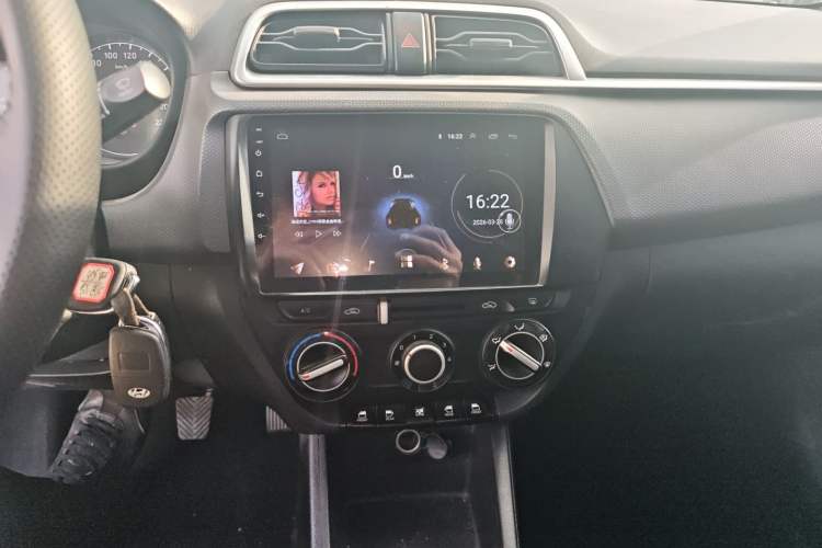 Used Hyundai Verna (older generation) 2017 1.4L Manual Refreshed Version China VI Standard Audio And AC Panel