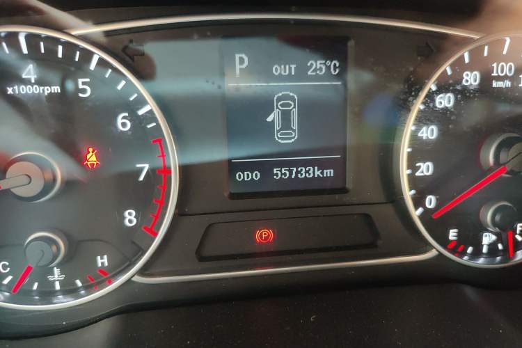 Used Land X7 2015 2.0T Panoramic Prestige Edition Odometer Close Up