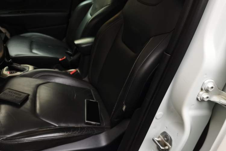 Used Jeep Renegade 2016 1.4T Automatic Smart Edition Left Front Seat