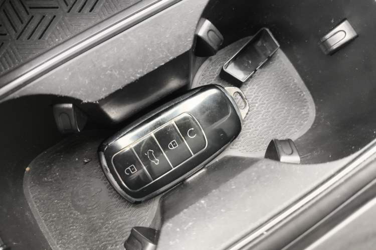 Used Chery Tiggo 8 PRO 2024 Champion Edition 290T Two-Wheel Drive Peak Version 7 Seats
