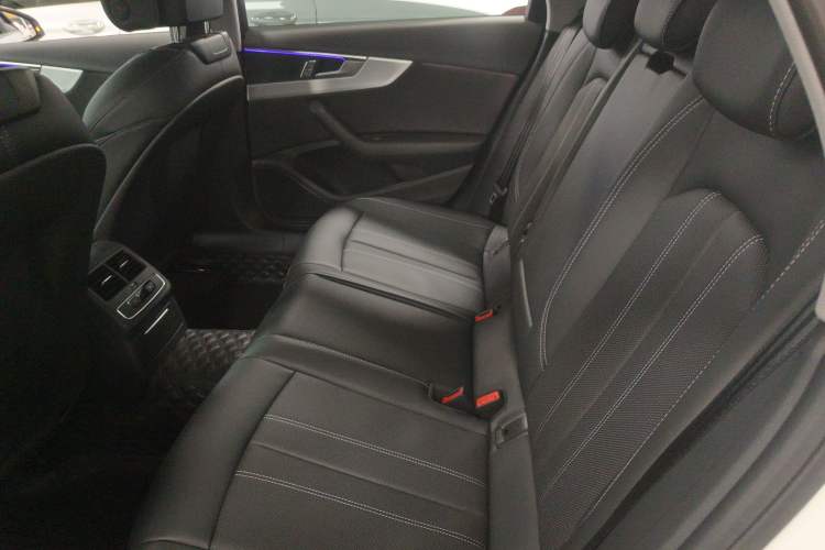 Used Audi A4L 2025 2 Million Units Enjoyment Version 40 TFSI Stylish and Dynamic Type Left Rear Seat