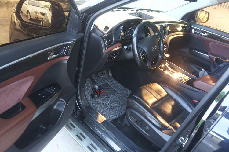 Used GAC Trumpchi GS8 2017 320T Four-Wheel Drive Luxury Smart Connectivity Version (7 Seats)
