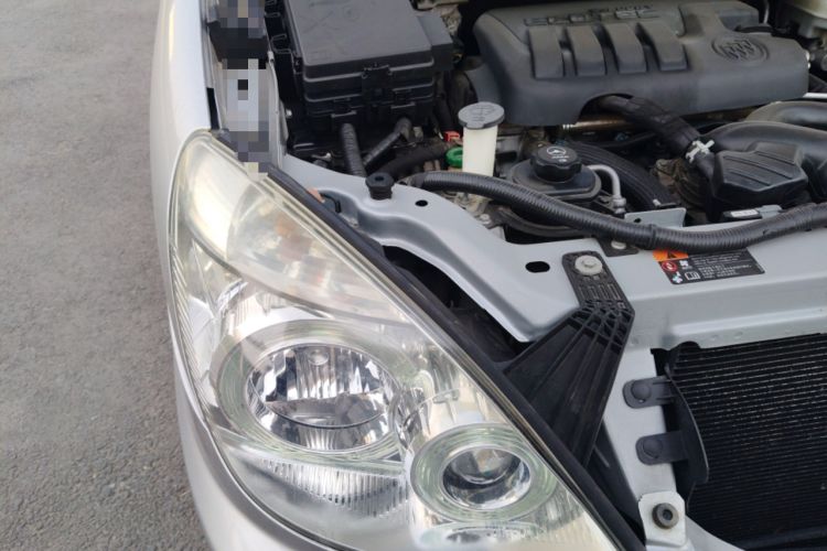 Used Buick GL8 2014 2.4L Classic Edition Right Front Headlight