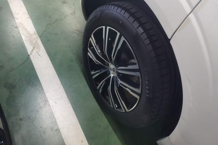 Used Volvo XC60 2022 B5 4x4 Smart Luxury Edition