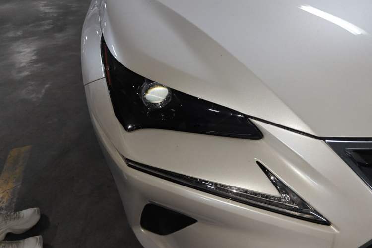 Used Lexus NX 2020 300h Front-Drive FENGSHANG Version China VI Standard Right Front Headlight