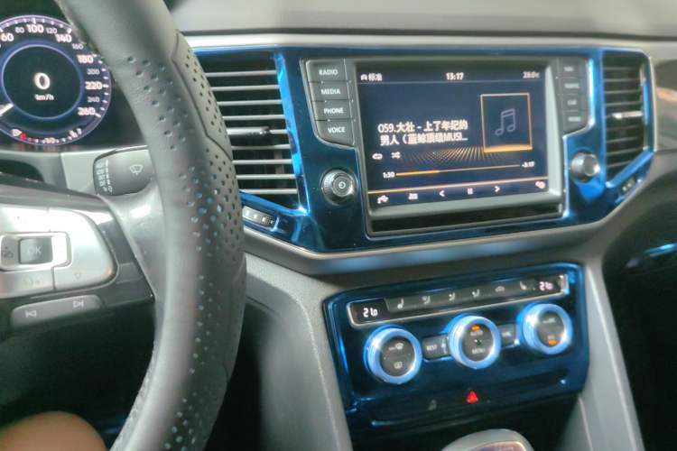 Used Volkswagen Teramont 2017 380TSI Four-Wheel Drive Luxury Edition Audio And AC Panel