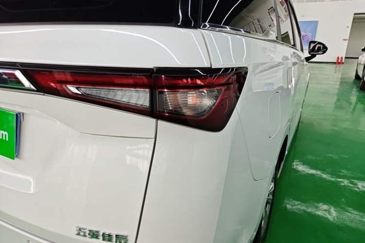 Used Wuling Jiachen 2022 1.5T CVT Smart Luxury Version