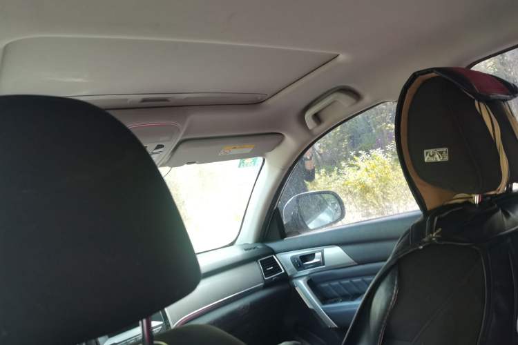 Used Haval H2 2016 Red-Label 1.5T Manual Two-Wheel Drive Comfort Model Headliner