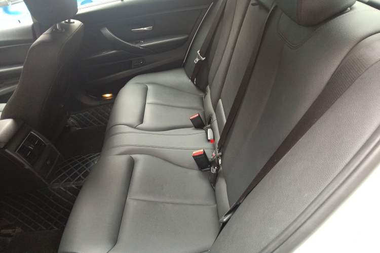 Used BMW 3 Series 2016 320Li Fashion Model Left Rear Seat
