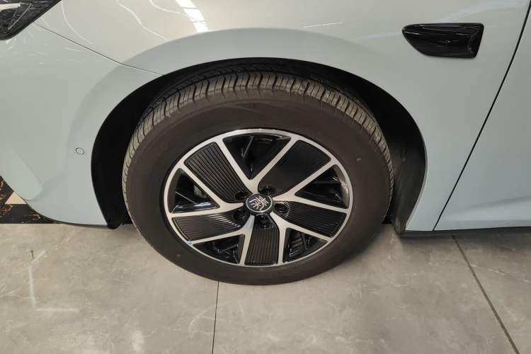 Used BYD Qin L 2025 DM-i Smart Drive 120KM Superior Model