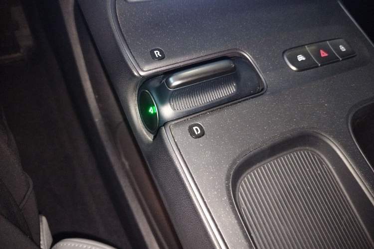 Used Nio ET5 2022 75 kWh Gear Lever