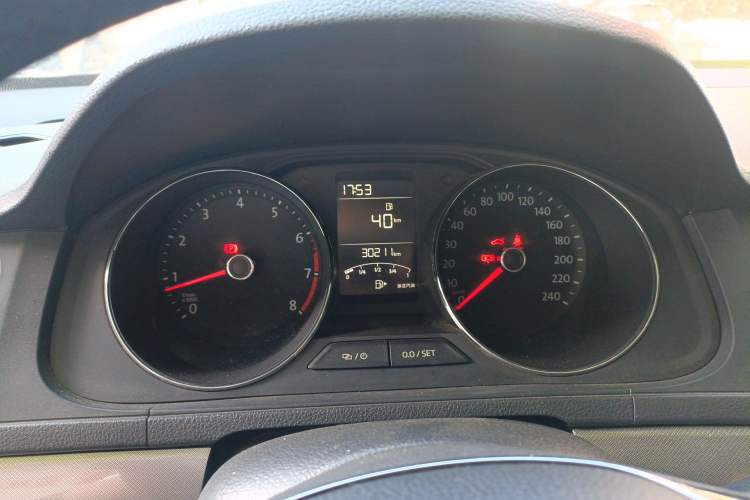 Used Volkswagen Lavida 2017 1.6L Manual Comfort Edition Instrument Cluster