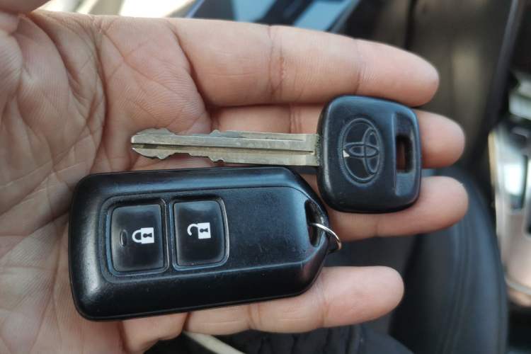 Used Toyota YARiS L Zhi Xiang 2017 1.5E CVT Dynamic Edition Vehicle Key