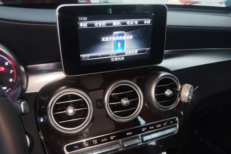 Used Mercedes-Benz GLC 2019 Facelift GLC 260 L 4MATIC Luxury Model Audio And AC Panel