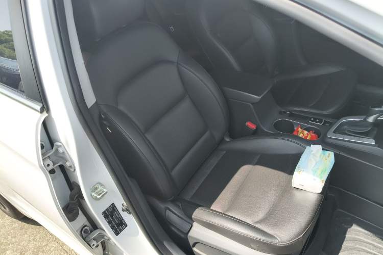 Used Hyundai Elantra (6th Generation / Lingdong) 2020 1.5L CVT Smart & Stylish – Elite Version Right Front Seat