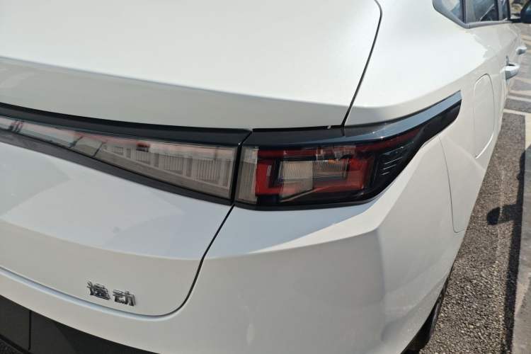 Used CHANGAN Eado PHEV 2025 Smart New Blue Whale 145KM High-Energy Edition
