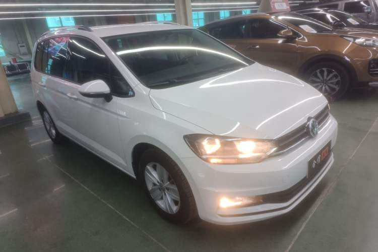Used Volkswagen Touran 2018 Volkswagen Touran L 280TSI DSG Style Edition 7 Seats China V Emission Standard Front Right 45 Deg