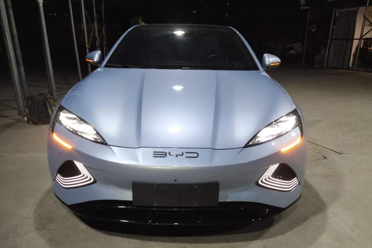 Used BYD Seal 2022 550 km Standard Range Rear-Wheel Drive Elite Version
