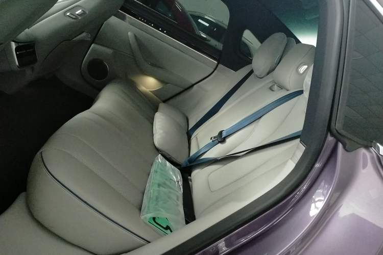 Used Hima Luxeed S7 2025 705 km Pro Left Rear Seat