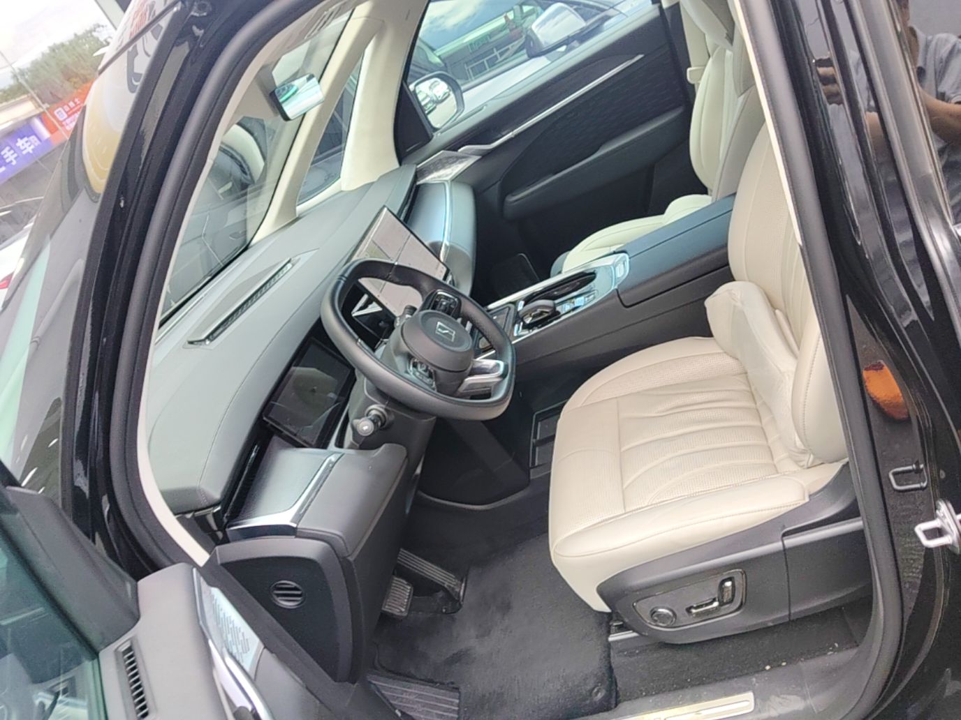 Zeekr 009 2024 GAC Trumpchi — снимка 17