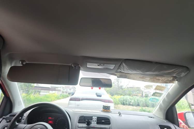 Used Volkswagen Polo 2013 1.4L Manual Fashion Edition Headliner