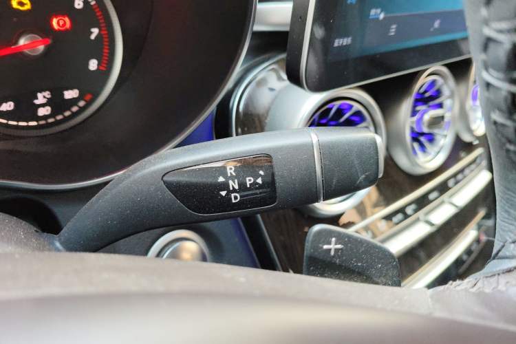 Used Mercedes-Benz GLC 2018 Facelifted GLC 260 4MATIC Dynamic Edition Gear Lever