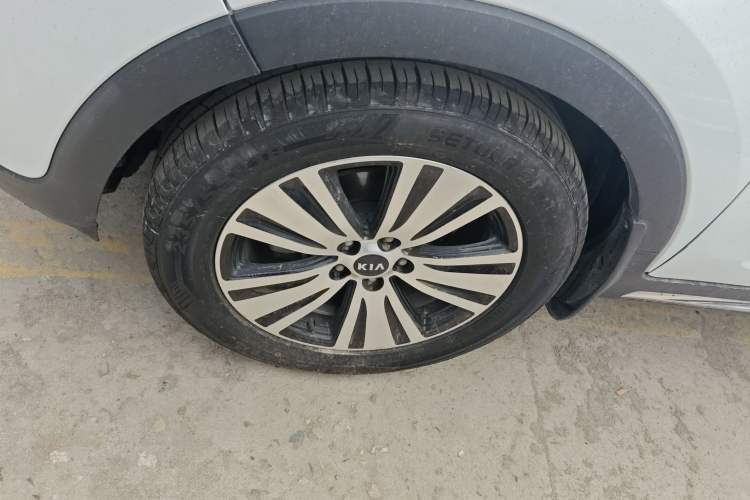 Used Kia Sportage R 2016 2.0L Automatic Two-Wheel Drive DLX Exterior 4