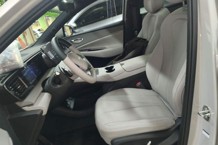 Used BYD Sealion 06 New Energy 2025 Model DM-i 170 Navigation Pro Edition Left Front Seat