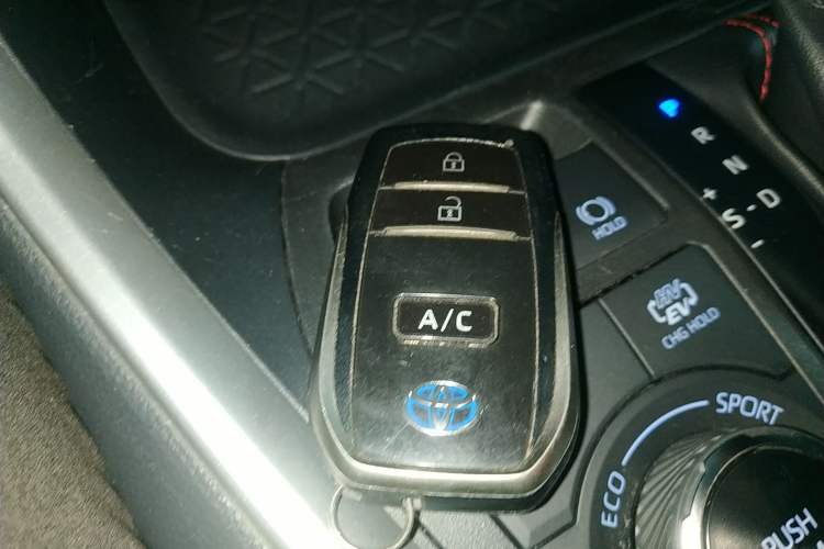 Used Toyota RAV4 Rongfang Plug-in Hybrid 2021 2.5L Two-Wheel Drive Elite Pro
