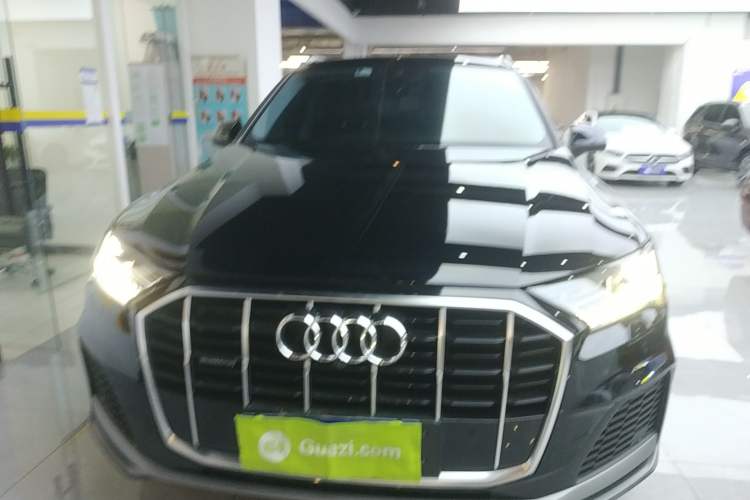 Used Audi Q7 2021 55 TFSI quattro S line Sport model